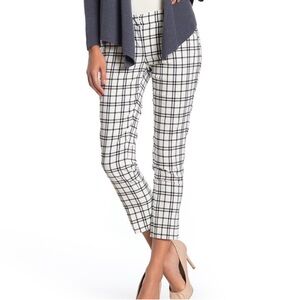 Amanda & Chelsea Black and White Plaid Cropped Pants